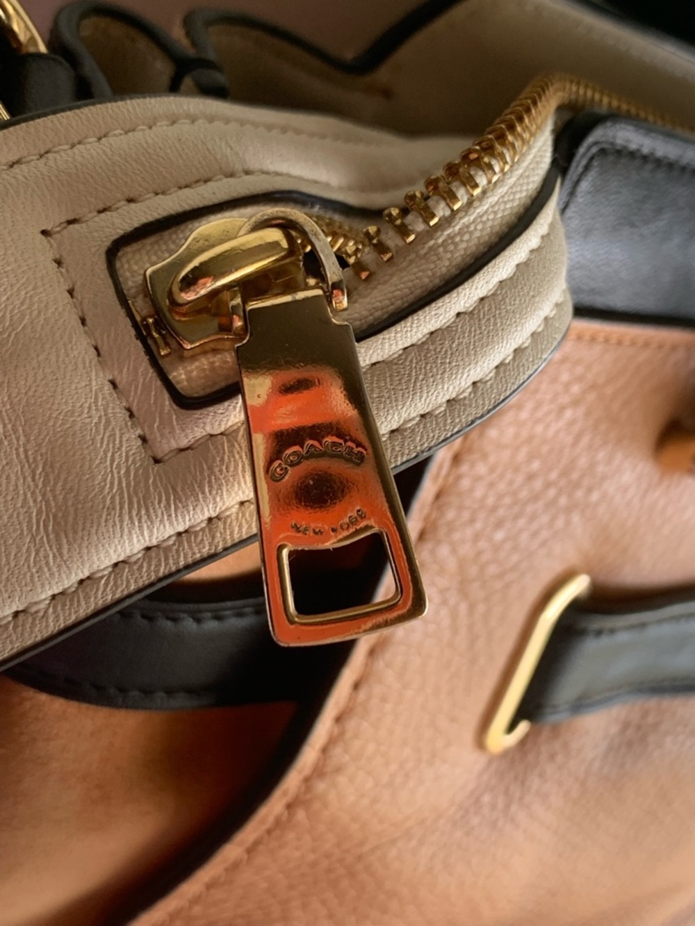 Tan and Black Women's Swagger Handbag with Gold Hardware - Picture 5 of 9